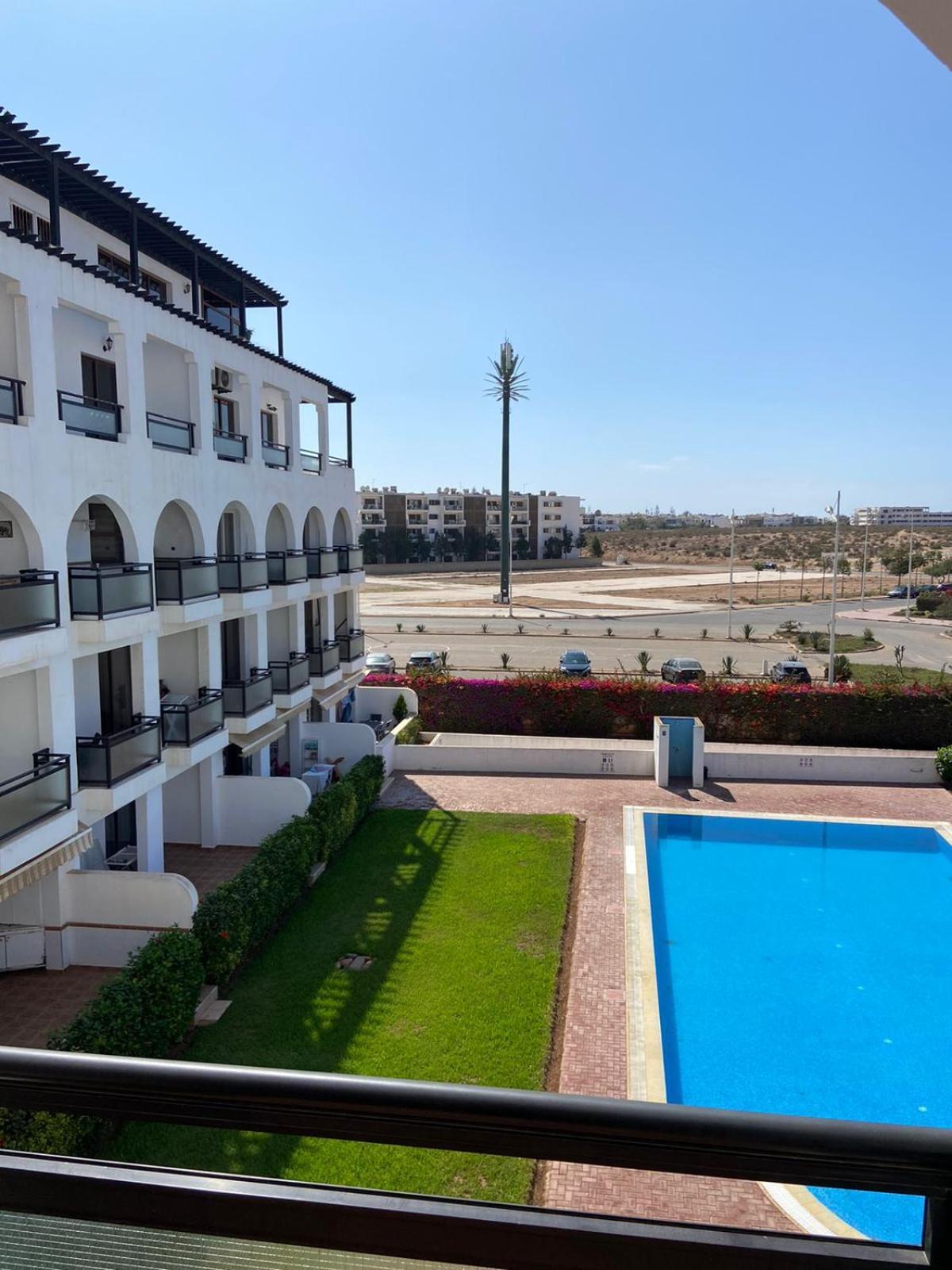 Apartment Moderne, Vue Piscine A *